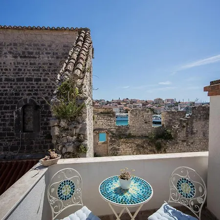 Apartment Stonehouse Lino For 6 With Sea View