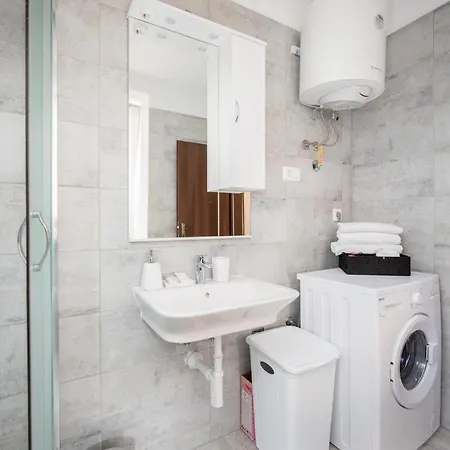 Stonehouse Lino For 6 With Sea View Apartment