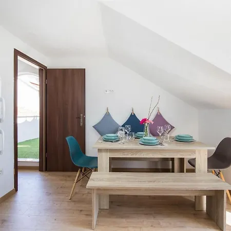 Stonehouse Lino For 6 With Sea View Trogir