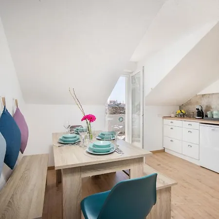 Stonehouse Lino For 6 With Sea View *