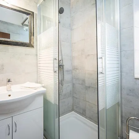 Stonehouse Lino For 6 With Sea View Apartment