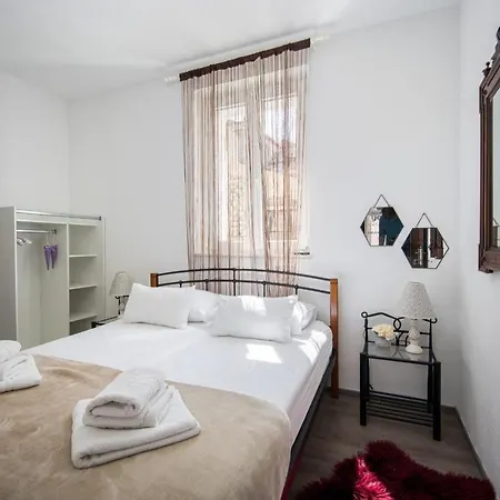 Stonehouse Lino For 6 With Sea View Apartment Trogir