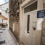 Stonehouse Lino For 6 With Sea View Trogir