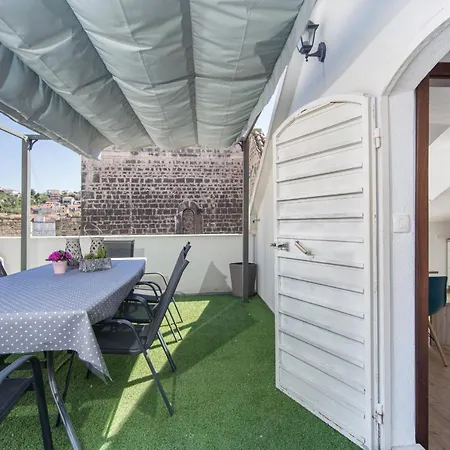 Daire Stonehouse Lino For 6 With Sea View Trogir